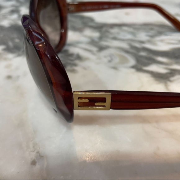 FENDI Sunglasses - Picture 3 of 7